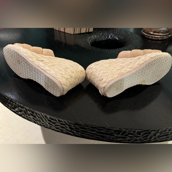 Vince Gilian Suede Wedge Sandal with added rubber soles. Very good condition. - Picture 5 of 12